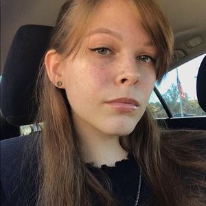 Meet your Posher, Avery